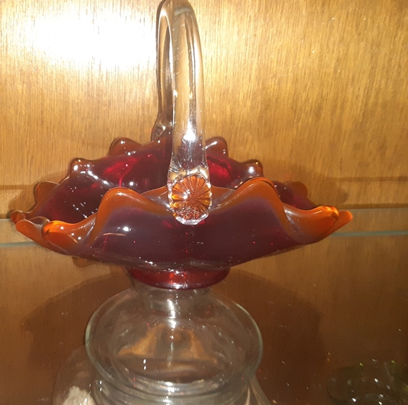 Beautiful ruby basket - Picture 3 of 7